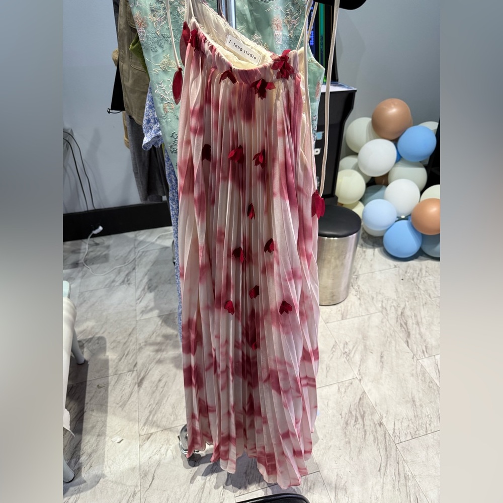 Elegant Red and White Pleated Skirt